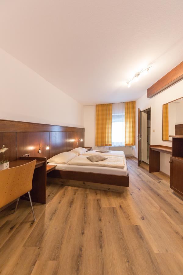 Hôtel Gasthof Kreuzmayr à Eferding Extérieur photo