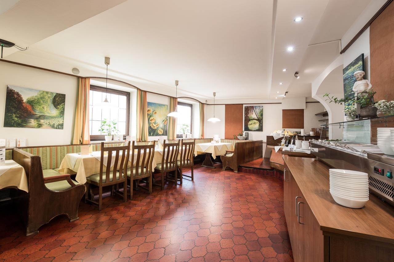 Hôtel Gasthof Kreuzmayr à Eferding Extérieur photo