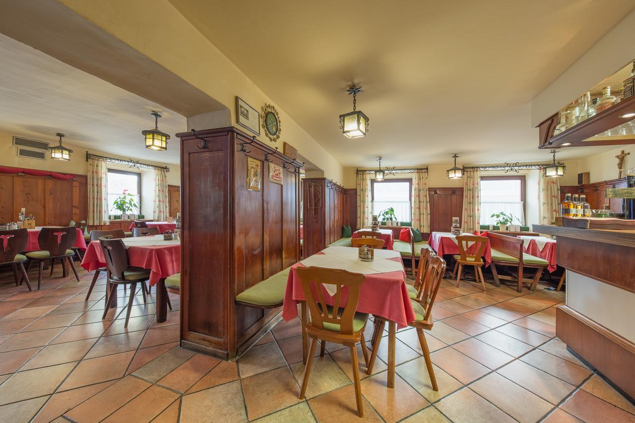 Hôtel Gasthof Kreuzmayr à Eferding Extérieur photo